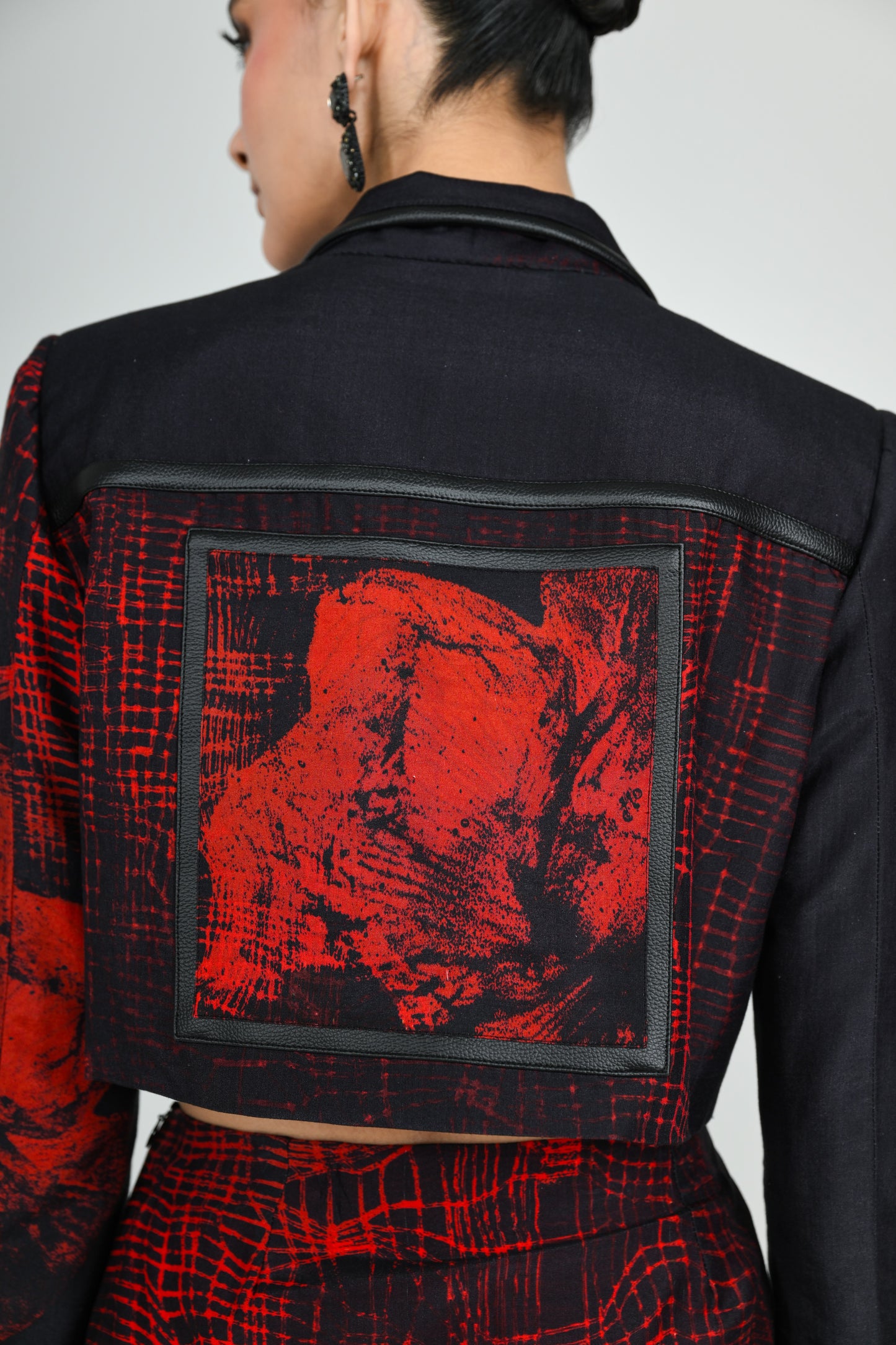 EMBERLINES CROP BLAZER