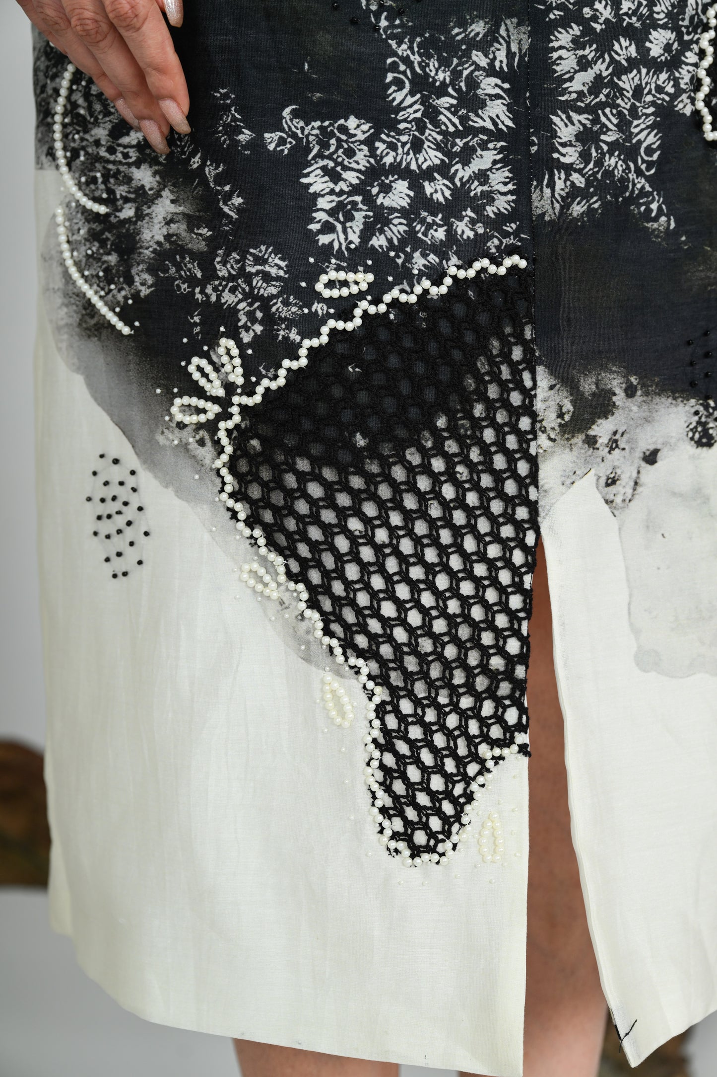 FROST GRID SKIRT
