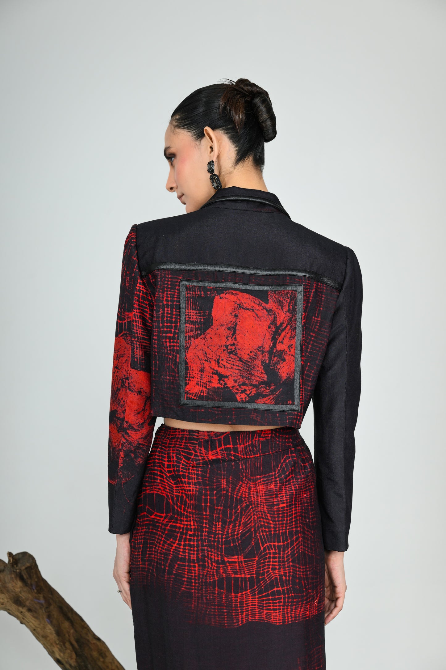 EMBERLINES CROP BLAZER